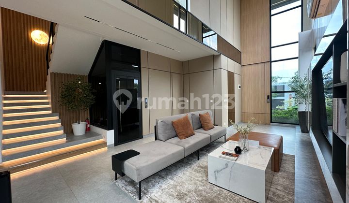 Rumah Mewah Pakai Lift 1