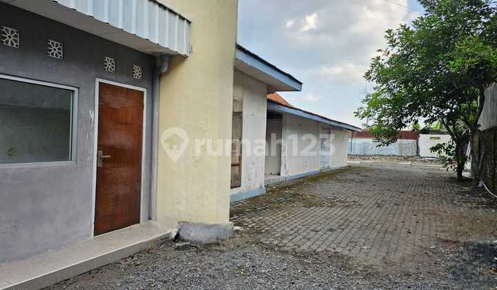 DIJUAL RUMAH  LOKASI STRATEGIS - 1 lantai Jl LU Adisucipto - Solo 2