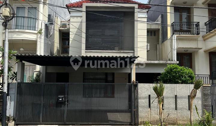 Di Jual Rumah Cantik Strategis Bebas Banjir di Pondok Indah 1