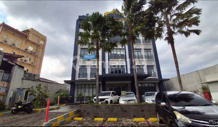 For Rent Commercial Building strategic location, New Building, Lbk Bulus