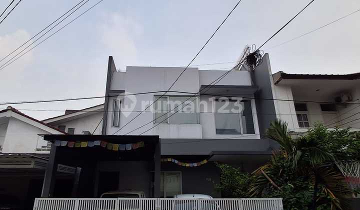 DIJUAL RUMAH SIAP HUNI 2 LANTAI BONA INDAH - lokasi STRATEGIS.