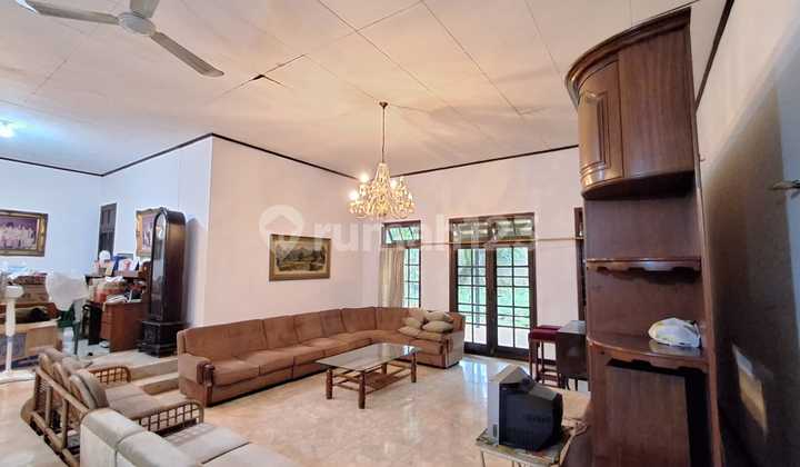 DIJUAL RUMAH HOEK Lokasi STRATEGIS 1 LT DI CINERE