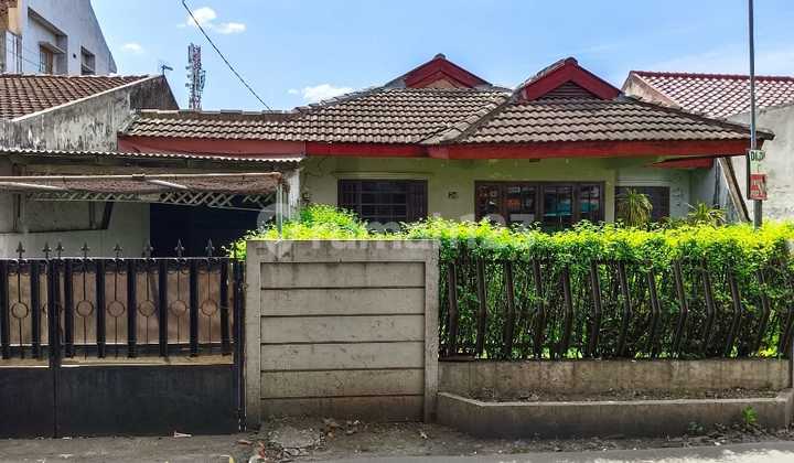 For Sale: 1-Story House, Move-In Ready, Strategic Location Access in Ciledug 2