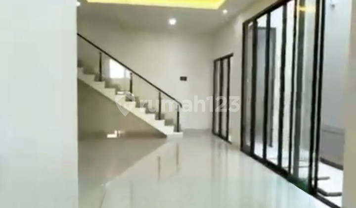 Dijual Rumah Modern Minimalis Mocca Vrbana, Dian Istana, SHM 2