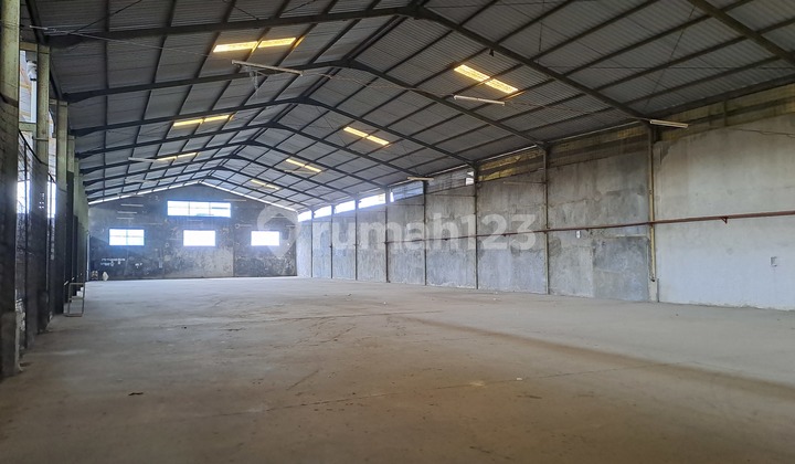 Warehouse for Rent in the Citeurup Warehousing Area, Bogor.
