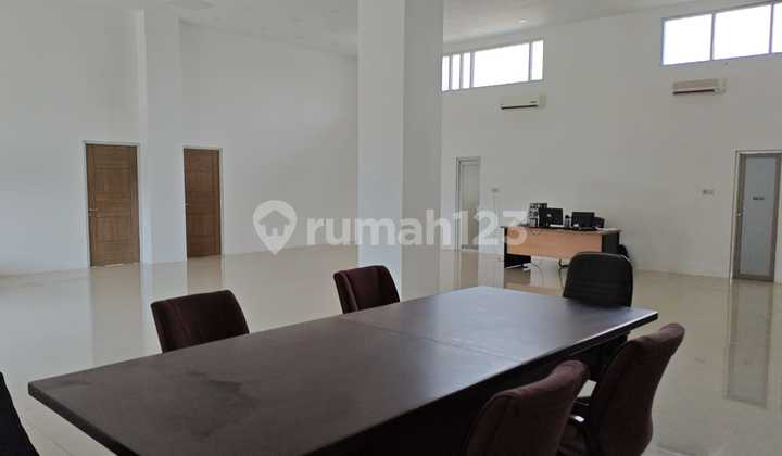 Ruangan Komersil 1 Lantai 850M2 di Jalan Utama Pondok Indah, Strategis, di Pinggir Jalan Ruangan Komersil 1 Lantai 850M2 di Jalan Utama Pondok Indah, Strategis, di Pinggir Jalan