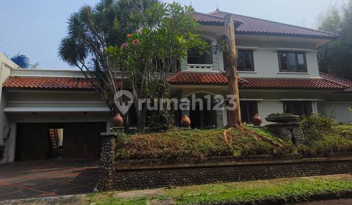 2-Story Very Luxurious House with Spacious Yard in Lebak Bulus, South Jakarta 2
