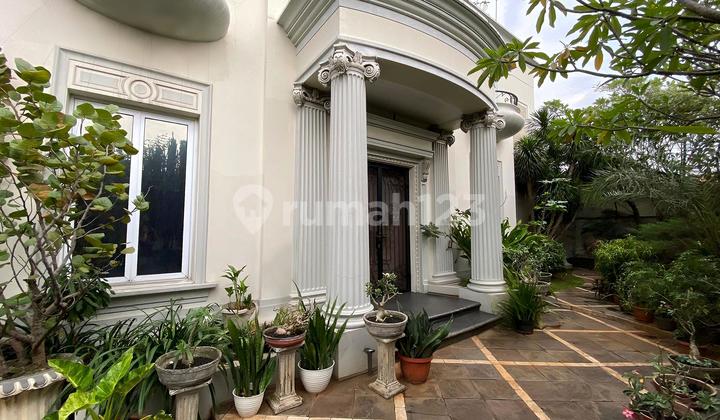 Dijual Rumah European Classic Siap Huni Dekat Transmart Cilandak 2