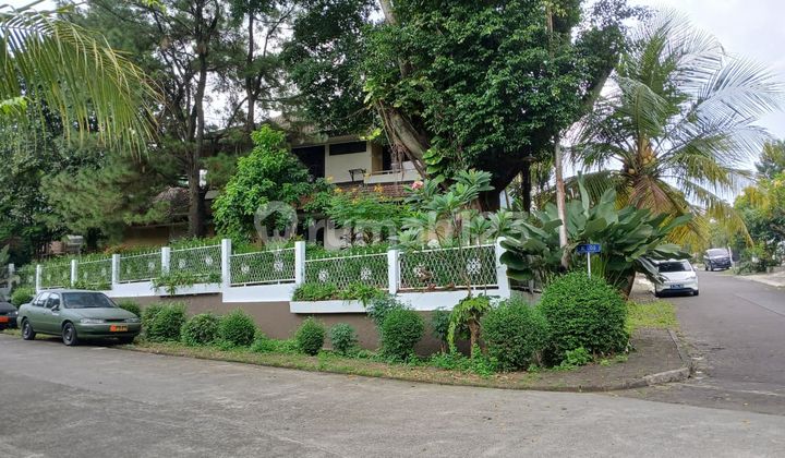 Rumah Taman luas di Puri Cinerr, murah, jual cepat, di lingkungan Asri 