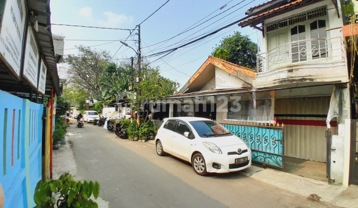 Old House for Sale, Land Area Calculation in Kemayoran. 2