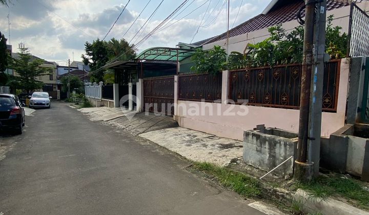 Ready-to-Occupy House in Cinere Megapolitan 2