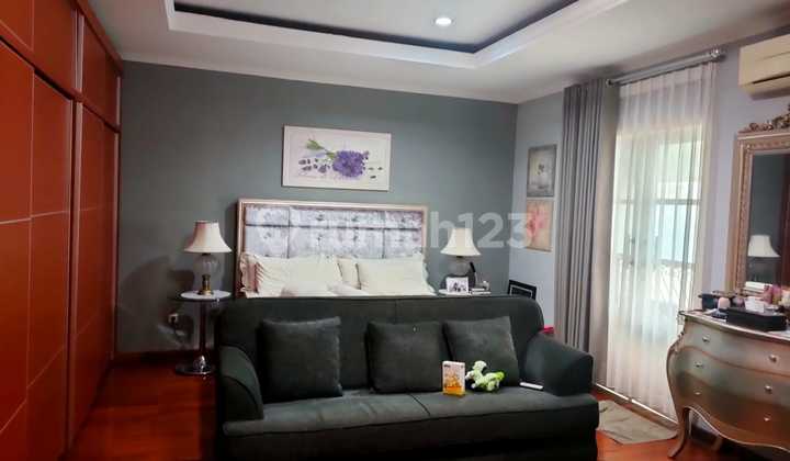 Cool house for sale in Puri Cinere, strategic location, in a nice housing complex. 2