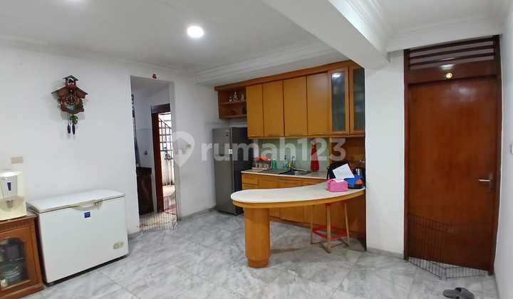 House in Prestige Interkon Kebun Jeruk Area for Sale 2