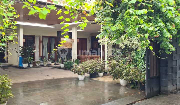 Dijual Rumah Cantik 2 Lantai Dilingkungan Yg Nyaman Lebak Bulus Dekat Mrt