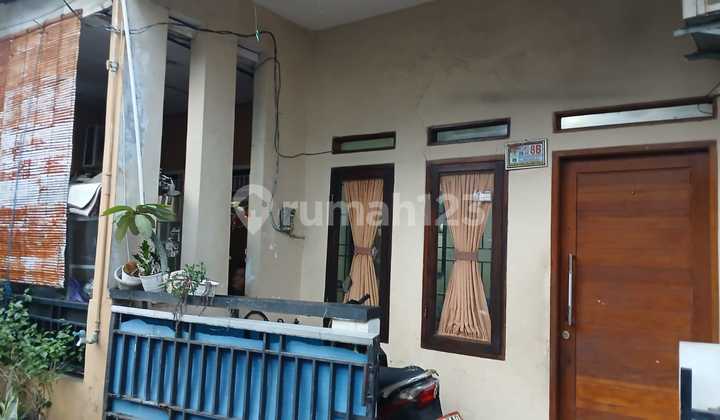 Rumah di Ragunan cocok utk kos2an , strategis, dekat kemana2 Rumah di Ragunan cocok utk kos2an , strategis, dekat kemana2