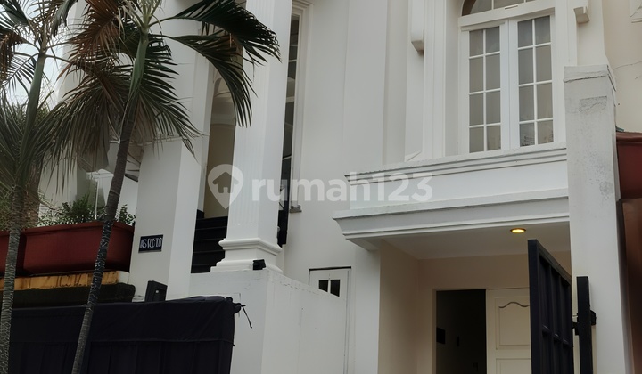 Disewakan Rumah Gaya American Clasic Di Pondok Indah Disewakan Rumah Gaya American Clasic Di Pondok Indah