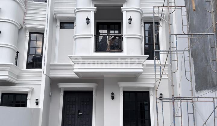 Dijual Rumah Mewah American Classic di Jagakarsa Jakarta Selatan