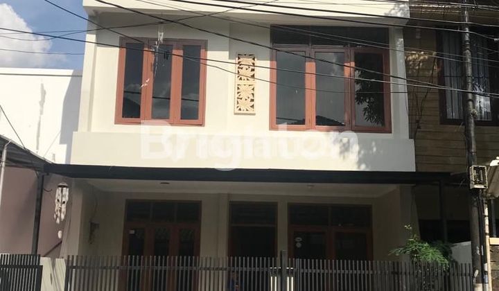 Rumah di Lokasi Strategis dekat PIM