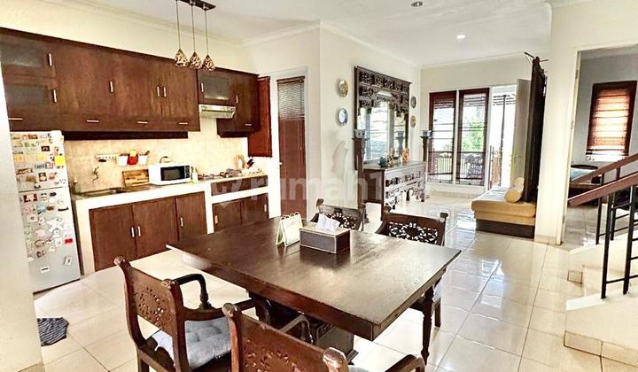 Rumah Bergaya Jawa Di Cluster The Green Bsd