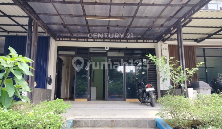 2-Storey Shop House with 75M Land Area in Taman Pondok Kelapa, Suitable for Minimarket. 2