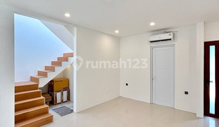 Last Unit Home in Cluster with 2-Car Access 2