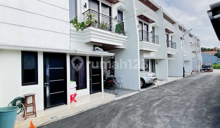 For Sale Rumah 2 Lantai Dalam Cluster Dekat Tol Kukusan