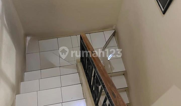 Rumah 2,5 Lantai Kota Wisata Cibubur 2
