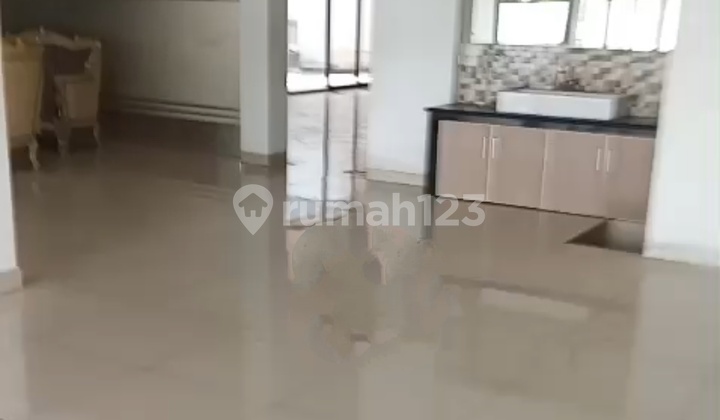 For Rent: Large Shopfront Opposite Living World Mall, Kota Wisata Cibubur 2