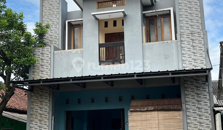 Quick Sale: Strategic 2-Story House by West Cikarang Road. Quick Sale: Strategic 2-Story House by West Cikarang Road.