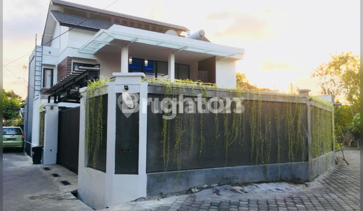  Dijual Rumah Mewah dengan Kolam Renang Pribadi di Kawasan One Gate System – Denpasar Barat 1