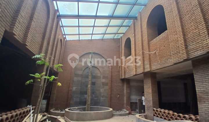 Premium Location Shop House