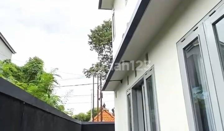 Rumah Lantai 2 Lokasi Strategis 2