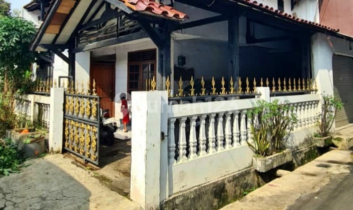 Rumah 2 Lantai Siap Huni dan Strategis di Perumnas Klender 2