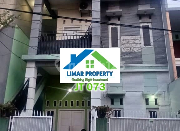 Rumah 3 Lantai Include Kos 6 Pintu di Jatinegara, Jakarta Timur