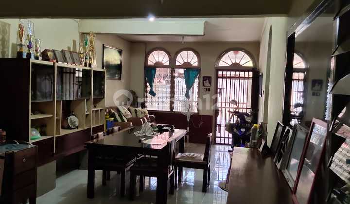 Rumah Dalam Komplek Taman Kota 2