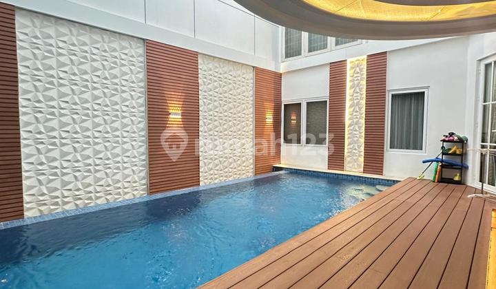 Rumah Besar dan Mewah Green Garden