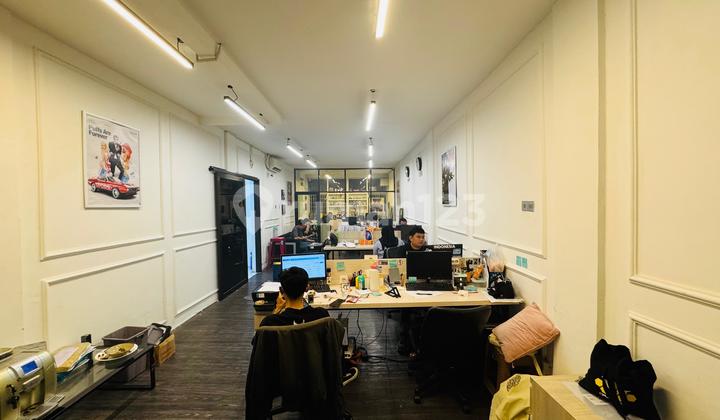 Ruko Gandeng Bagus 3 Lantai Pinggir Jalan Raya