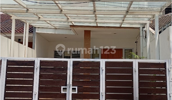 Rumah 4 Kamar Tidur, Kokoh Siap Huni