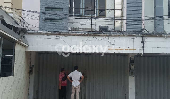 Sewa Raya Mulyosari Ruko Lega dan bagus