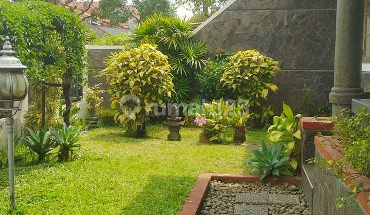 Dijual Rumah Tinggal Classic Terawat Sayap Gatot Subroto