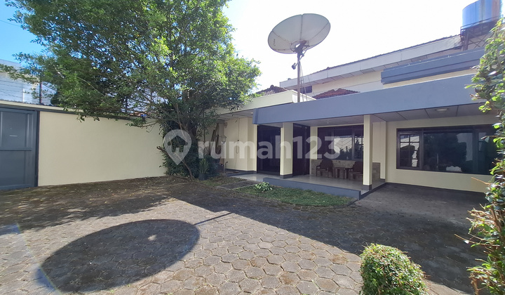 Comfortable House Great Location Near Main Road, Mall and Quiet