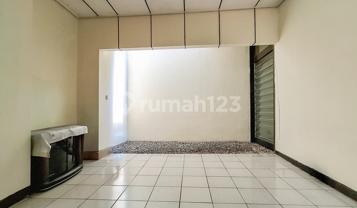 Comfortable House Great Location Near Main Road, Mall and Quiet