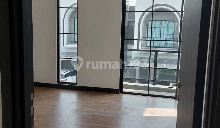 Dijual Welton Hiera BSD. Lantai Marmer. Bagus Siap Huni. SHM. BSD