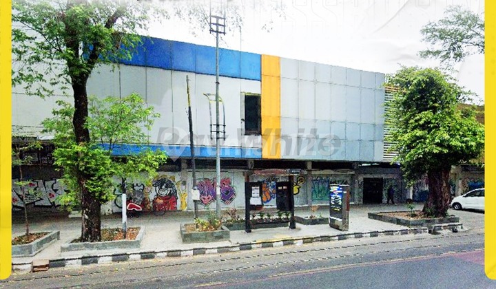 For Sale Ready-to-Use Shop House in Premium Location on Slamet Riyadi Street, Solo. For Sale Ready-to-Use Shop House in Premium Location on Slamet Riyadi Street, Solo.