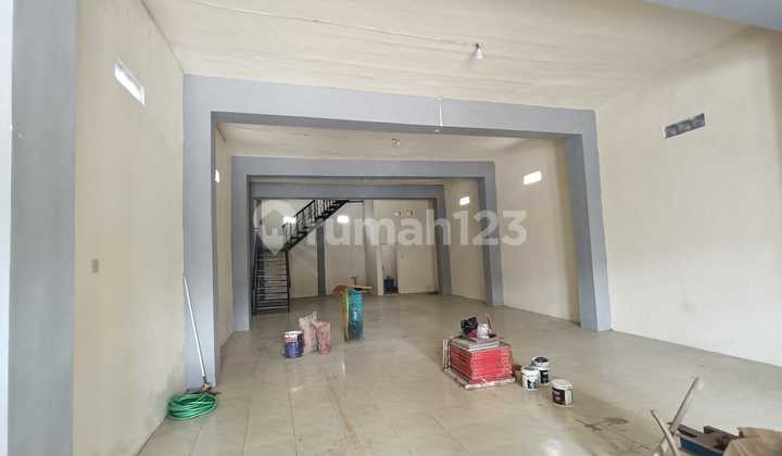 2-Storey Shophouse on Solo-Purwodadi Road Near Toll Gate, Suitable for Business 2