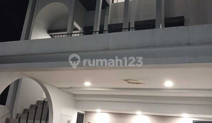 Di Jual Rumah 3 Lantai Hoek Greenwich Park Bsd