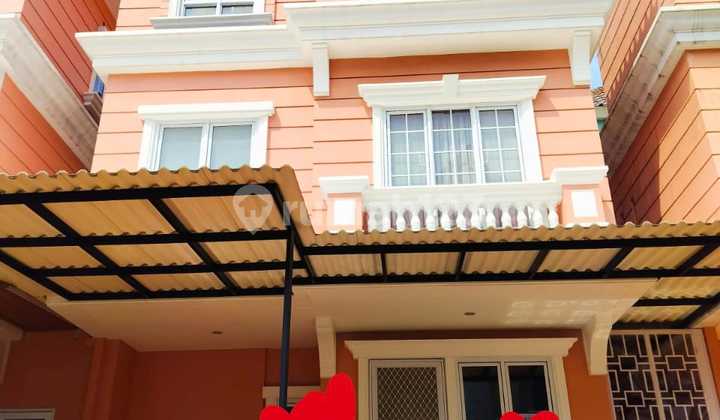 For Sale Omaha Village Cluster House in Gading Serpong