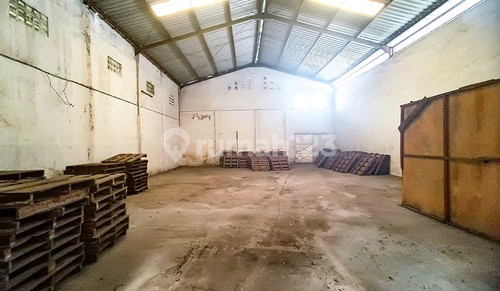 Affordable Warehouse for Rent 1400m2 Central Serengan Near Solo Baru
