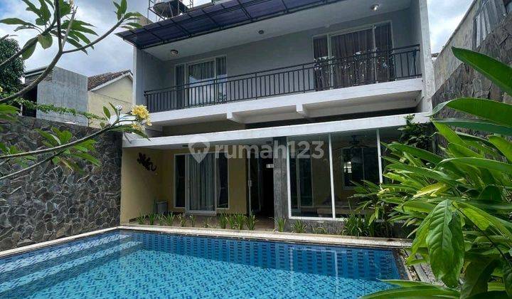 Dijual Rumah Non Cluster Gajahan Colomadu Solo Ada Swimming Pool