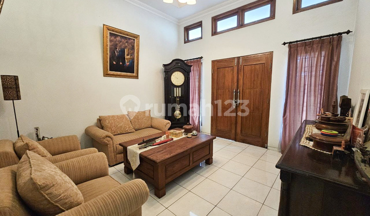 Jual Rumah Hook Bagus Strategis Area Tenang Di Manahan Solo Kota  2